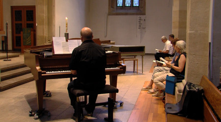 Klavierspieler in der Martinskirche Metzingen (Quelle: BWeins)