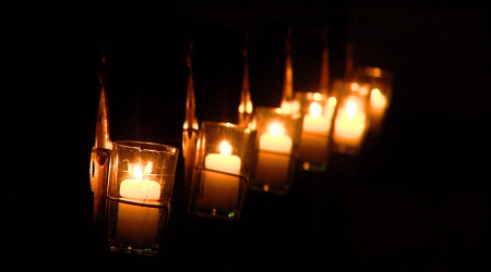 Katharinenkirche mit Kerzen geschmückt (Quelle: BWeins)